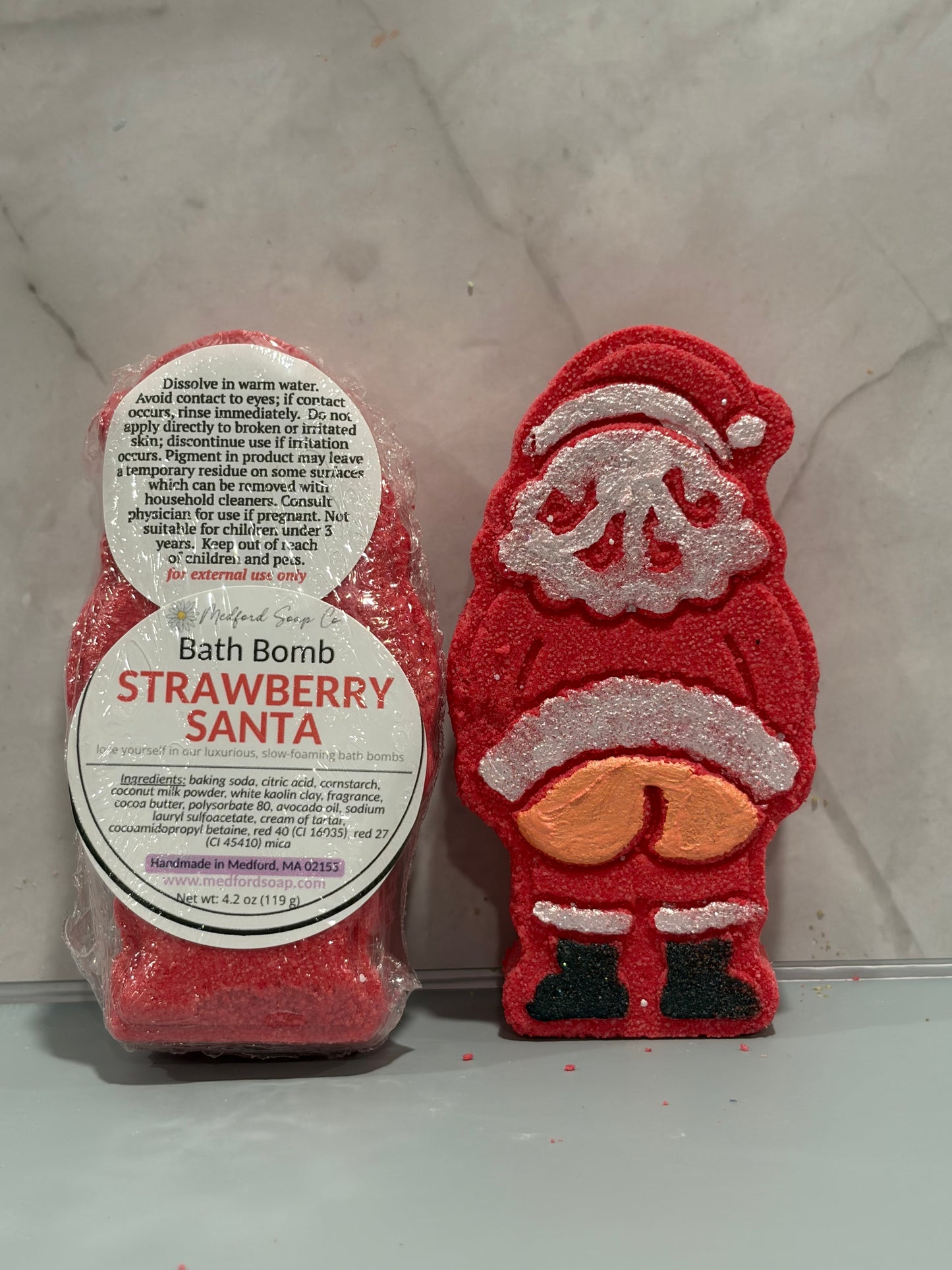 Bath Bomb: Strawberry Santa